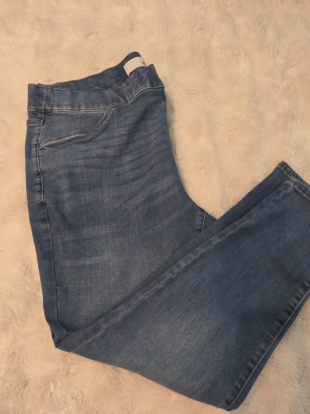 Sonoma Slim Woman’s Jeans in Faded Blue